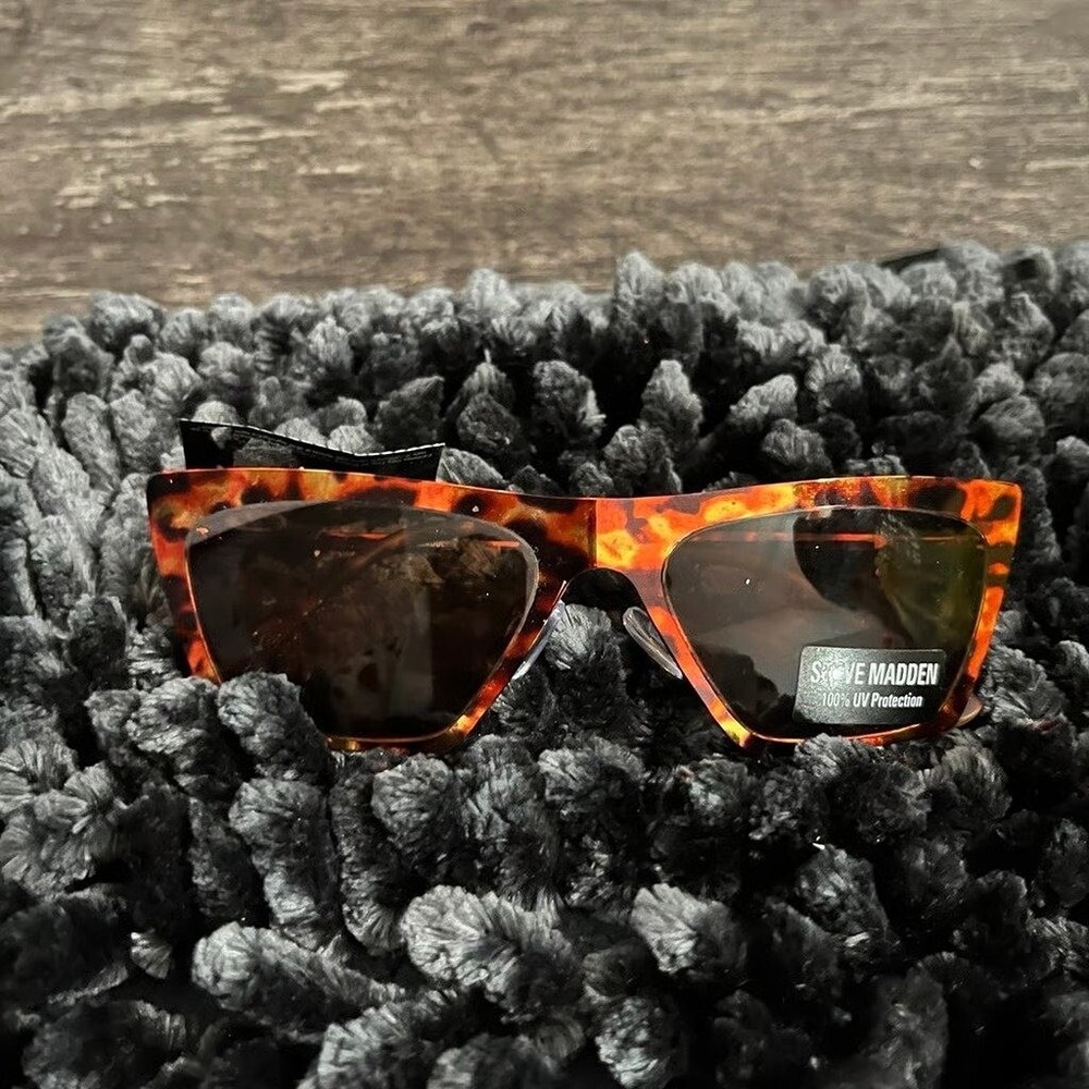 Steve Madden‎ Sunglasses
